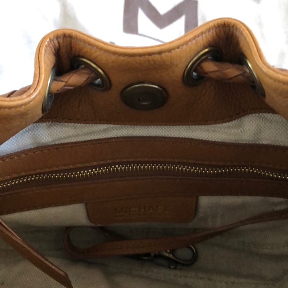 Michael Kors leather bag - Picture 2 of 2